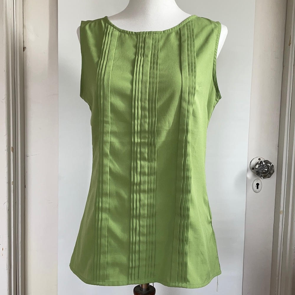 Banana Republic apple green sleeveless blouse